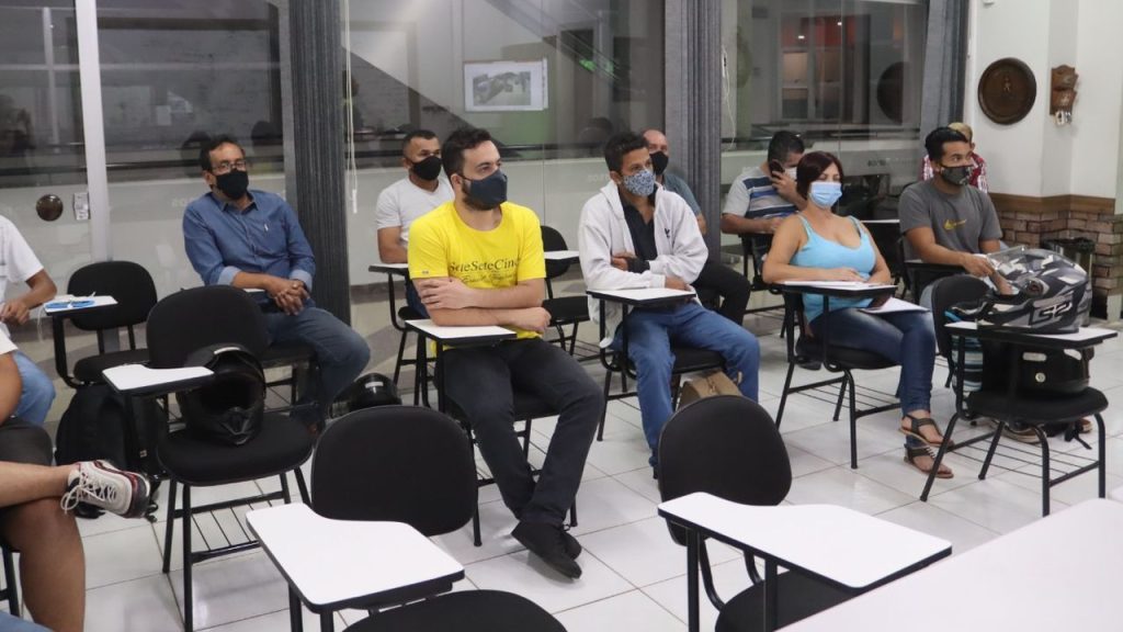 Sala de aula empilhadeira