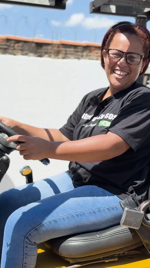 Lucineia Curso de operador de empilhadeira supermercado Bahamas